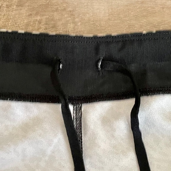 🌺 Nike Dri Fit Pronto Essential Tight Crop Compression Running Leggings Size M - Picture 9 of 12